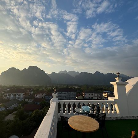 Sky Hotel Vang Vieng Buitenkant foto