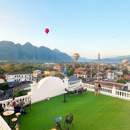 Sky Hotel Vang Vieng Buitenkant foto