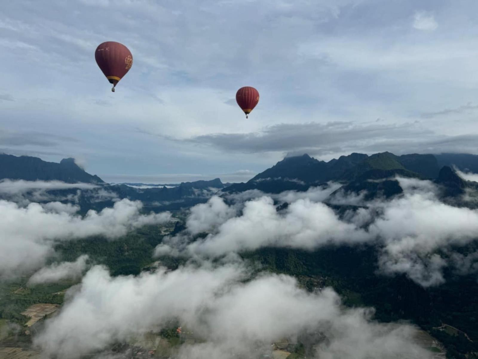 Sky Hotel Vang Vieng Buitenkant foto