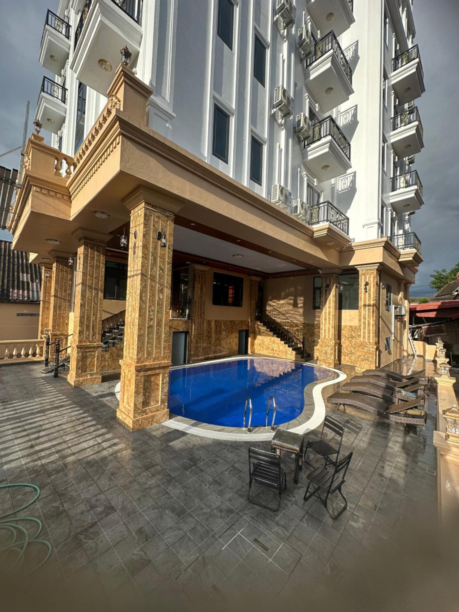 Sky Hotel Vang Vieng Buitenkant foto
